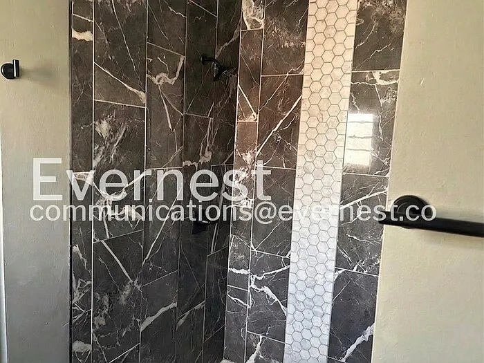 112 Hanford St #B — Photo 22