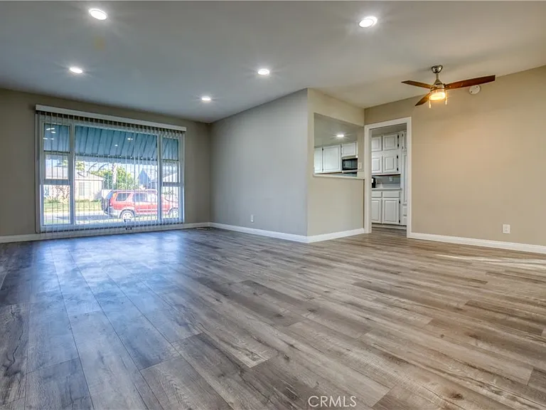 13903 S Zamora Ave — Photo 3