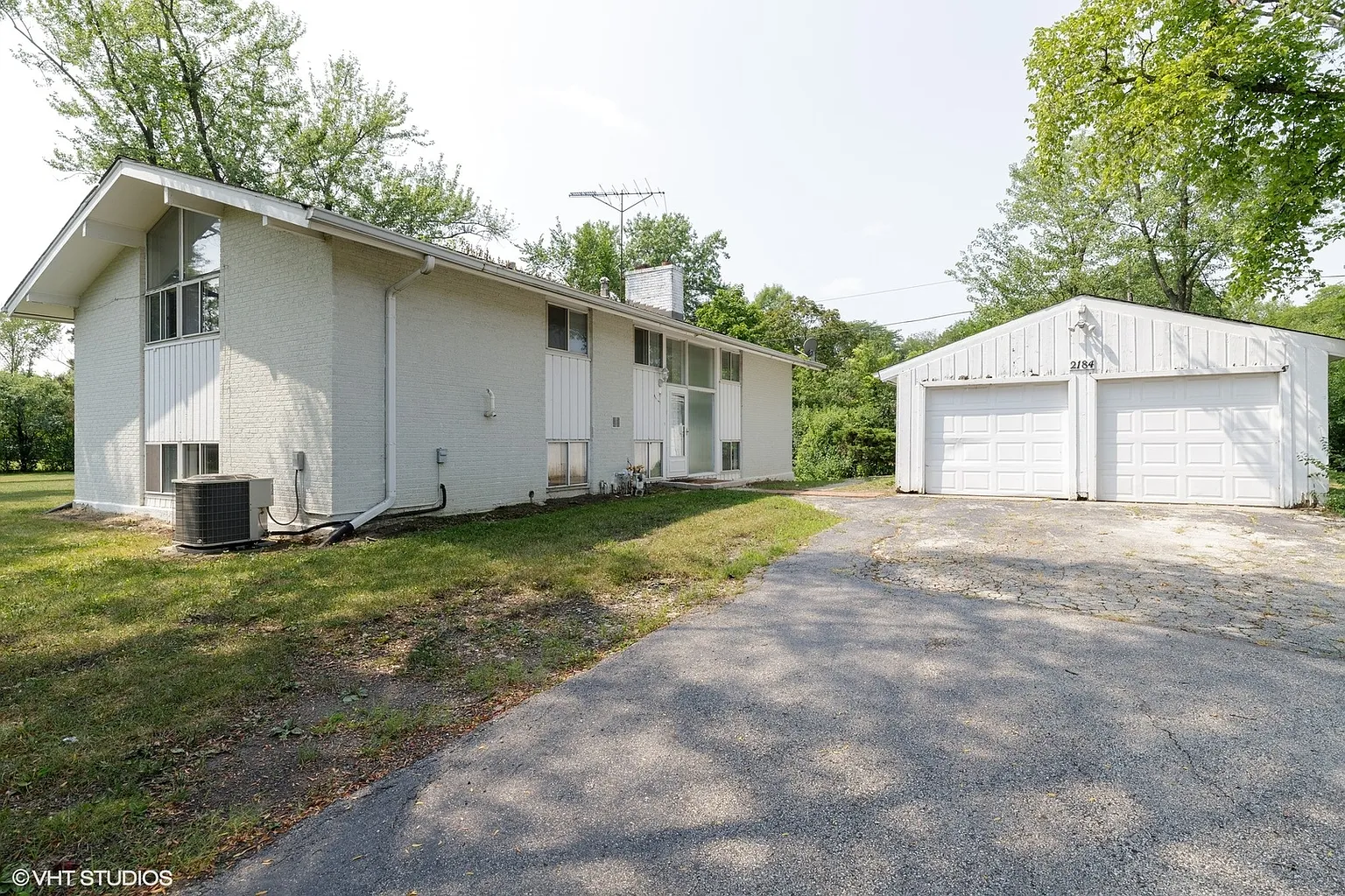2184 New Willow Rd photo 1