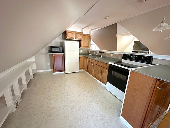 3rd image of 290 Alfred St #201
