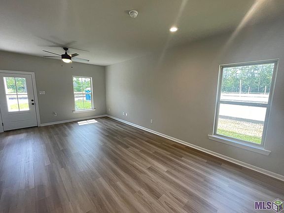 4th image of 32513 White Bloom Ln