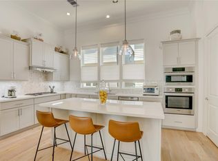 3317 W 11th St, Houston, TX 77008