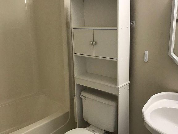 3rd image of 115 Windsor Pines Way APT B