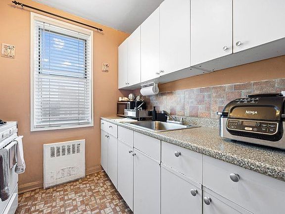 5th image of 2900 Ocean Ave APT 2J