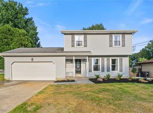 3565 Darbyshire Dr, Canfield, OH 44406