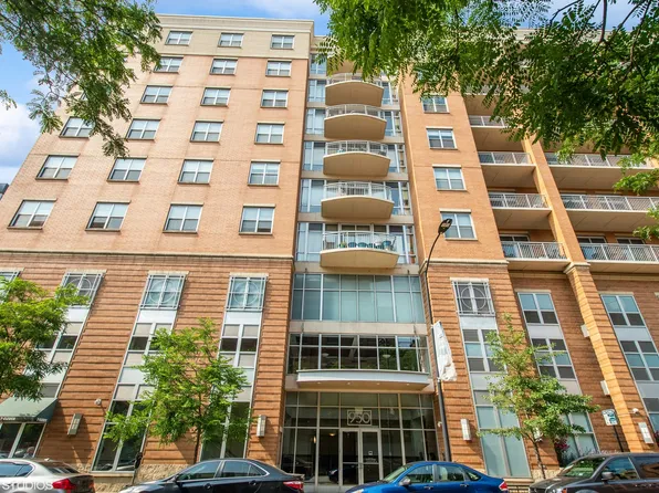 950 W Monroe St Unit 702, Chicago, IL 60607