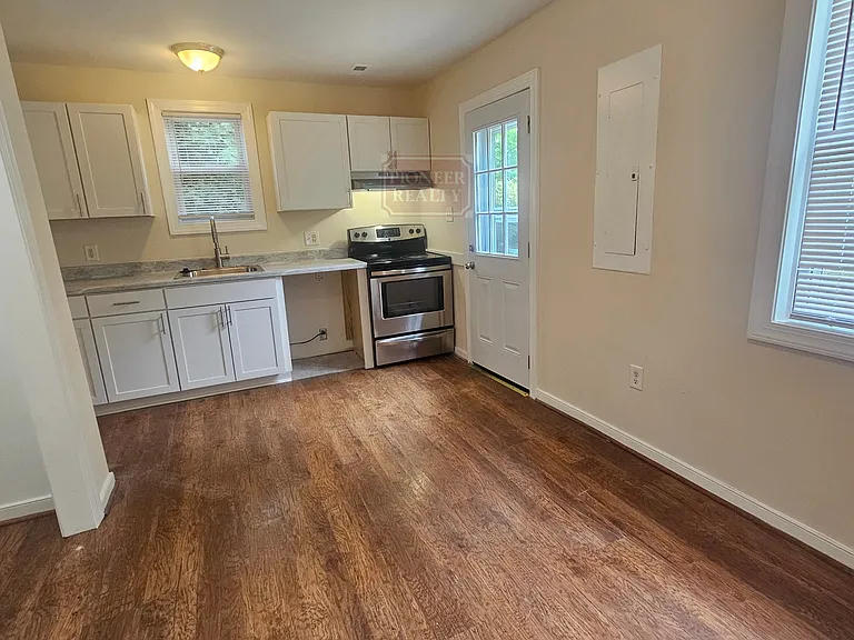 316 Brandon Rd — Photo 6