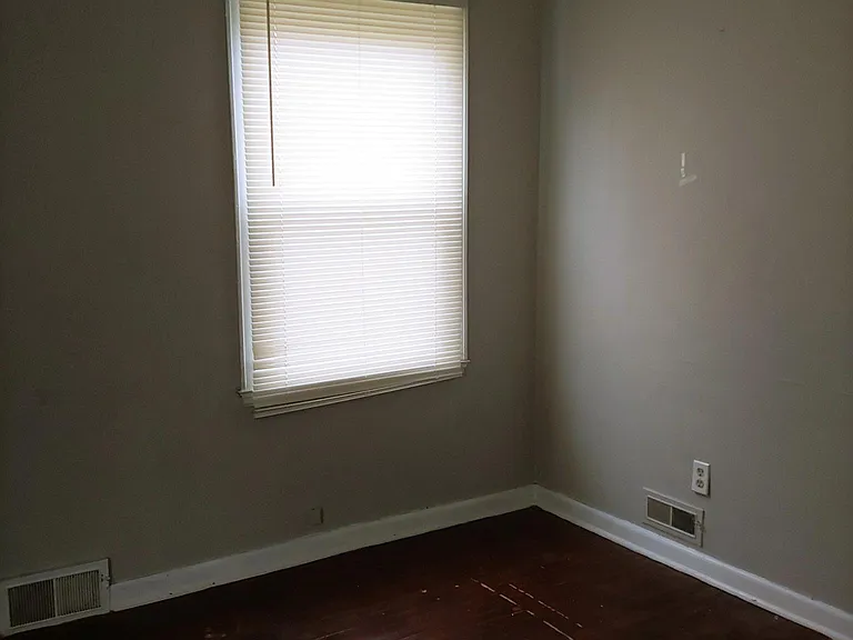 6222 S Calhoun St — Photo 7