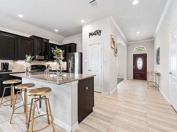 4th image of 230 Dale Ridge Ln