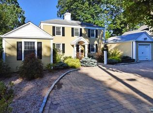 33 Balfour Ln, Ramsey, NJ 07446