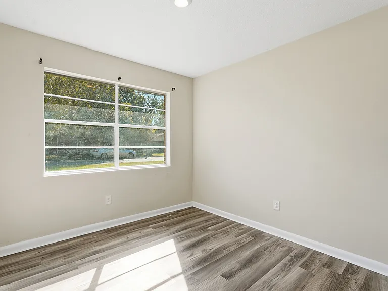 234 Deerwood Dr — Photo 10