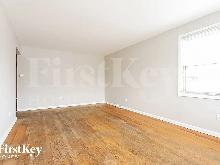 3028 W 141st St — Photo 3