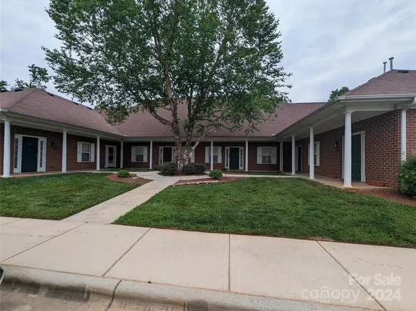 7120 Somerset Springs Dr #B, Charlotte, NC 28262