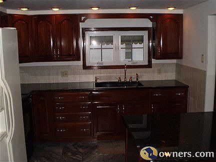 Kitchen with Cabnets