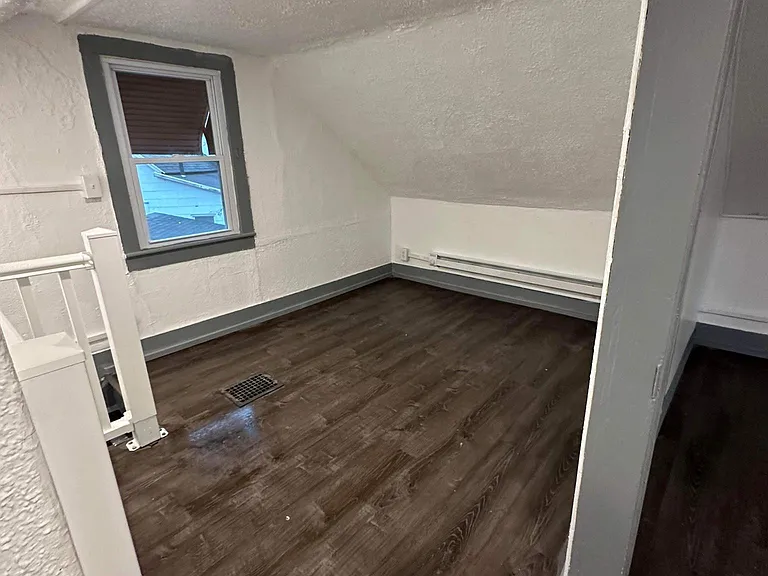 107 S Roberts Rd — Photo 16