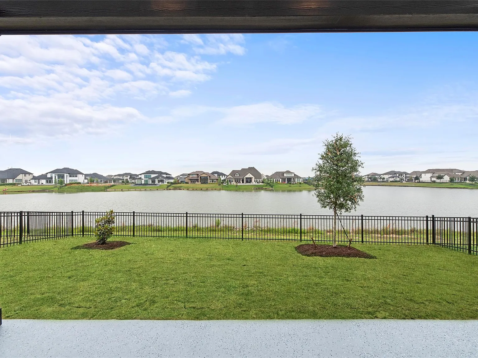 3 bed, 2.5 bath, 2039 sqft, $4,150 — Photo 4