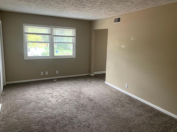 2nd image of 1837 E Dodge St APT D