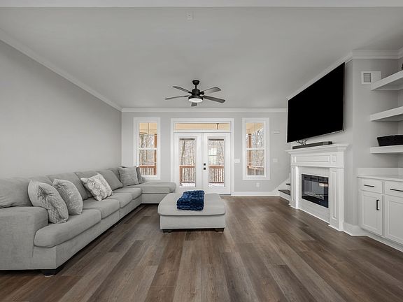 3rd image of 2093 Ferry Rd