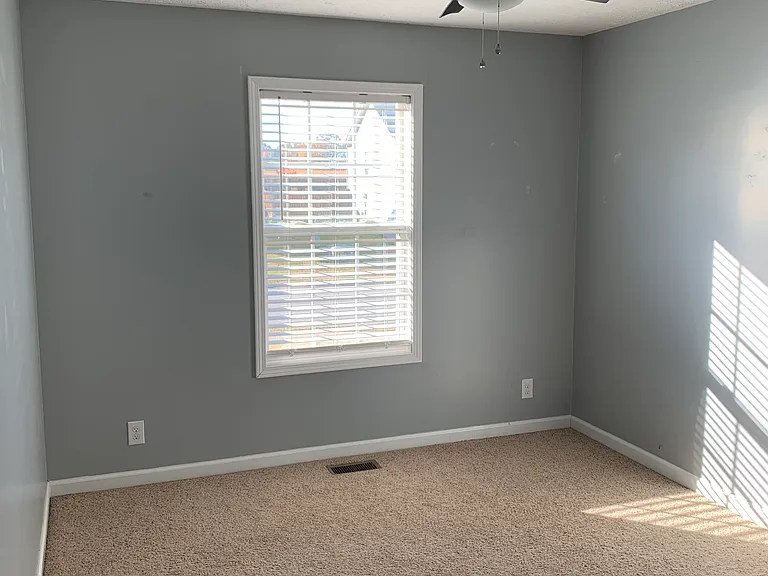 1617 Broad Cir — Photo 10