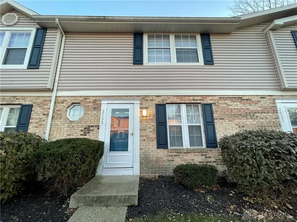 2133 Chapel Dr, Fairborn, OH 45324