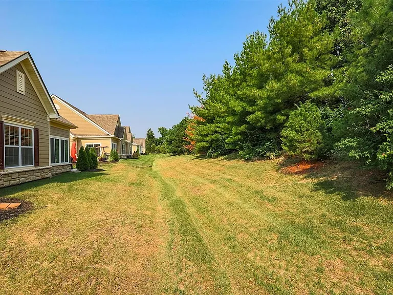 6733 Liberty Cir — Photo 27