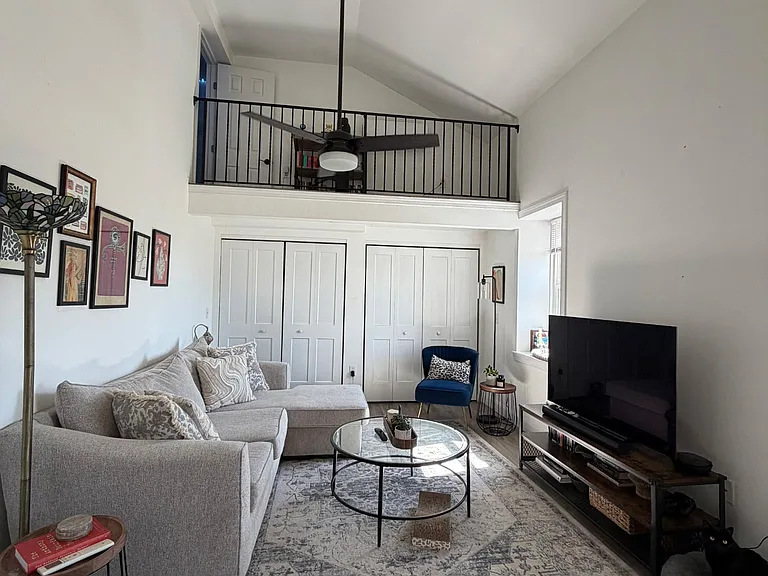 8217 Germantown Ave #B — Photo 1