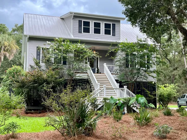 861 Edding Creek Dr, Edisto Island, SC 29438