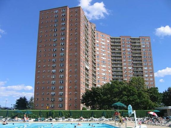 2nd image of 5700 Arlington Ave APT 16H
