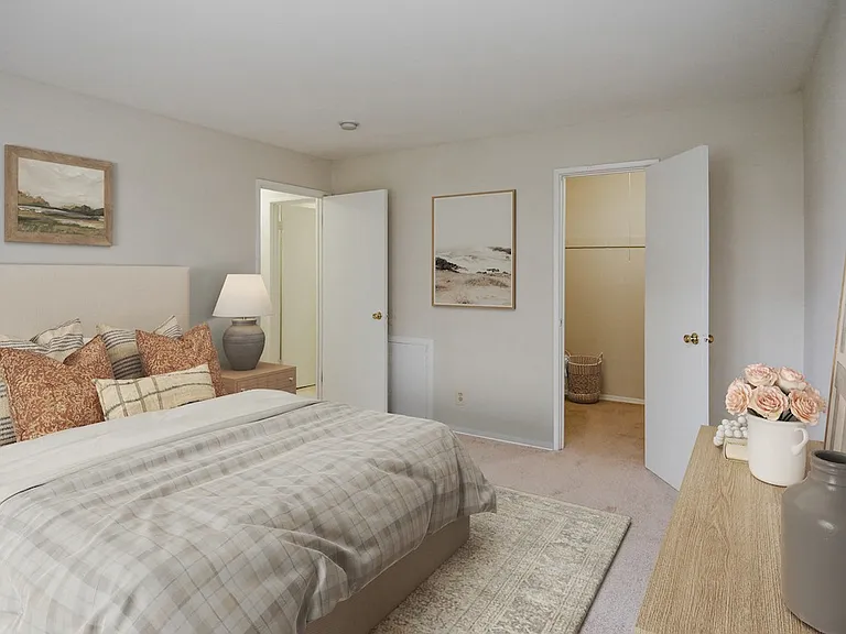 Laurel Park & Laurelton Court — Photo 1
