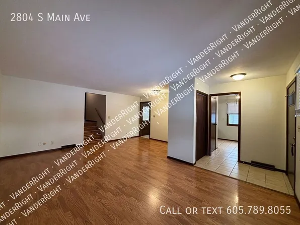 2804 S Main Ave, Sioux Falls, SD 57105