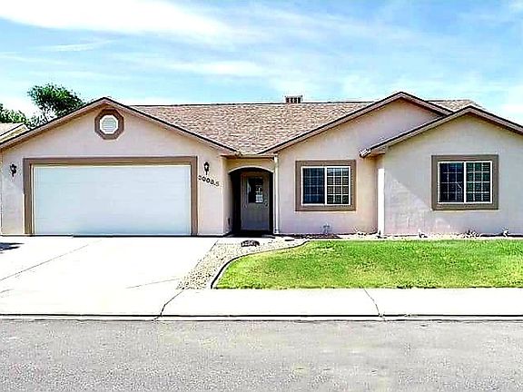 2nd image of 3008 1/2 Oakwood Dr