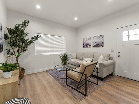 4th image of 10695 McKeen St