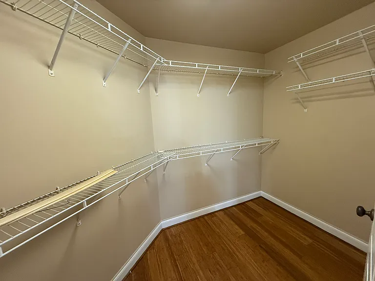 4039 Cambridge Dr — Photo 14
