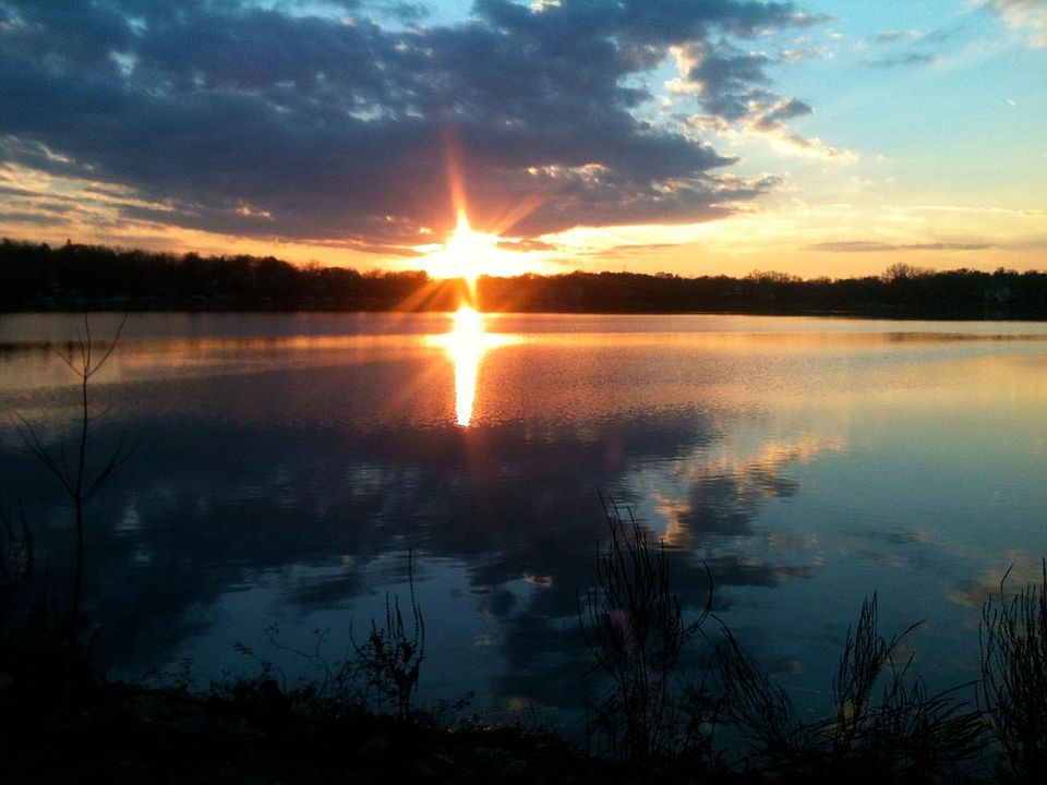 Sunset over Diamond Lake