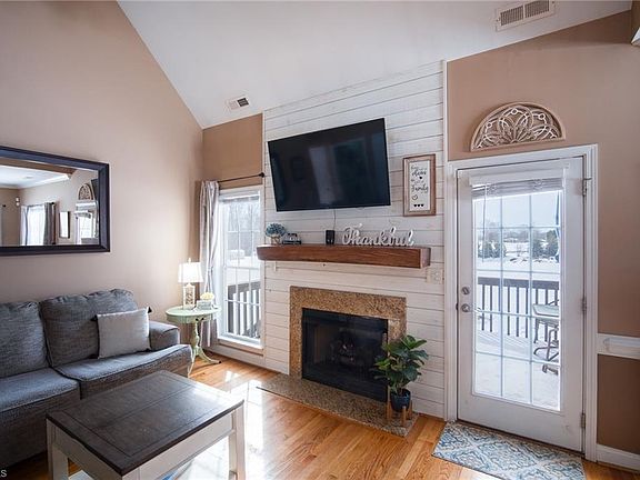 5th image of 126 Crystal Ridge Dr