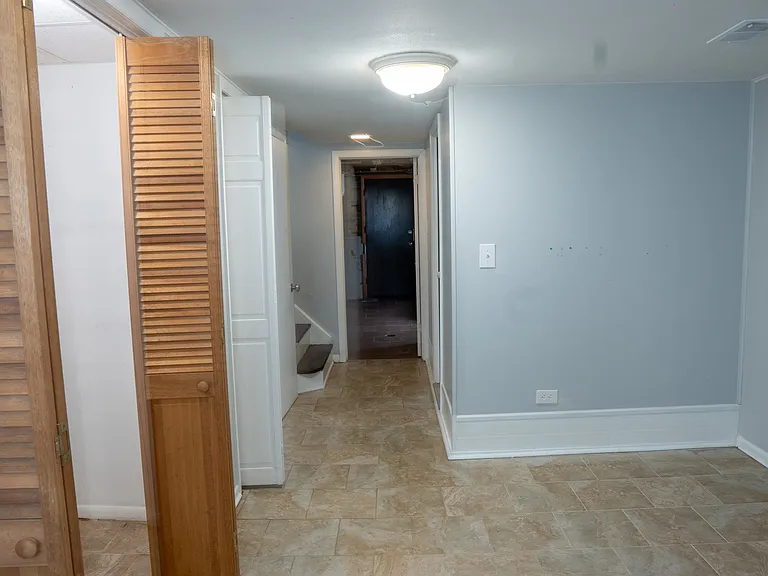 9733 Karlov Ave — Photo 25
