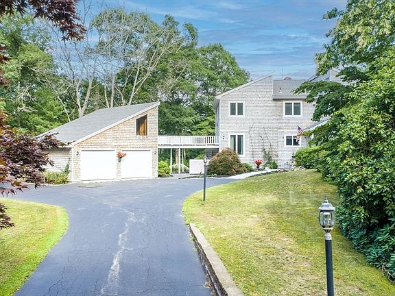 3rd image of 46 Holly Pond Rd