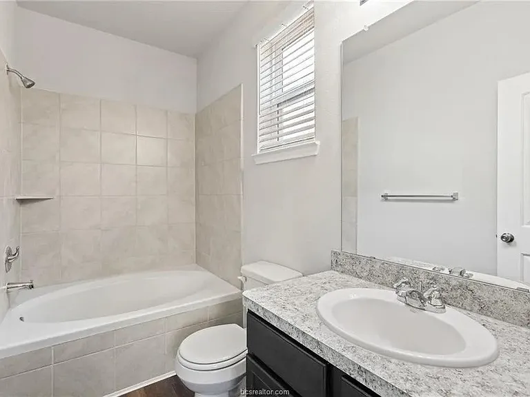 968 Harper Ln — Photo 11