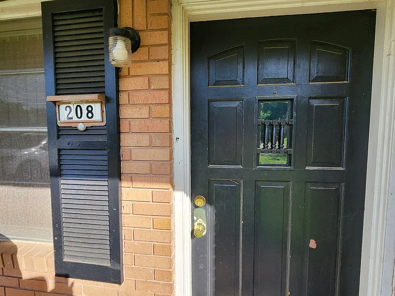 208 Southview Dr — Photo 13