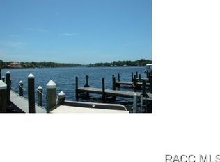 10318 W Port Ct, Homosassa, FL 34448