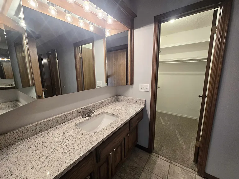 4009 Cherry Hill Ln — Photo 24