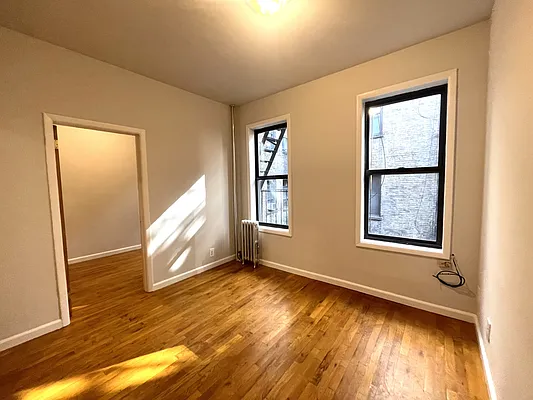 Rented by Coldwell Banker Warburg | media 2