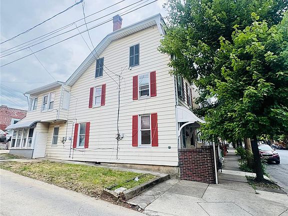 3rd image of 714 W Gordon St