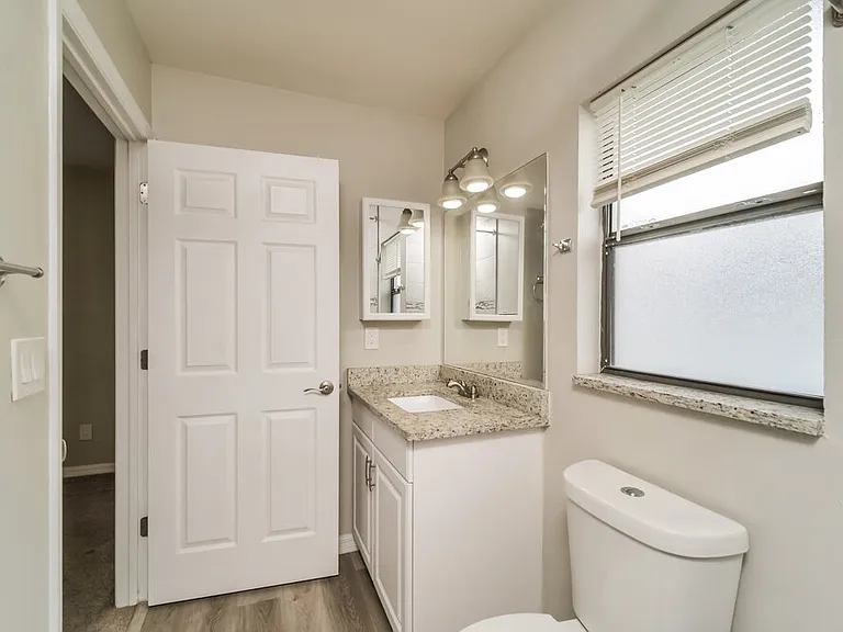 1009 Nicholas Pkwy W — Photo 11