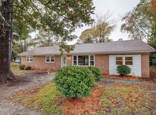 905 Dickens Dr, Wilmington, NC 28405
