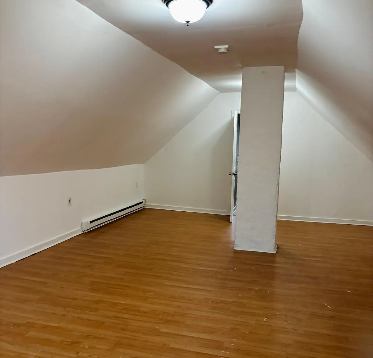 4 bed, 1918 sqft, $2,300 — Photo 2