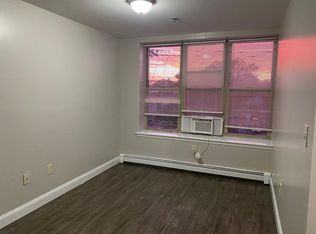 533 E 2nd Ave APT 3C, Roselle, NJ 07203