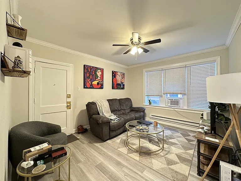 839 W Cornelia Ave #S2 — Photo 9