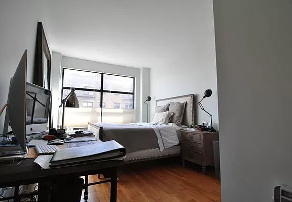 3rd image of 527 Lincoln Pl APT 303