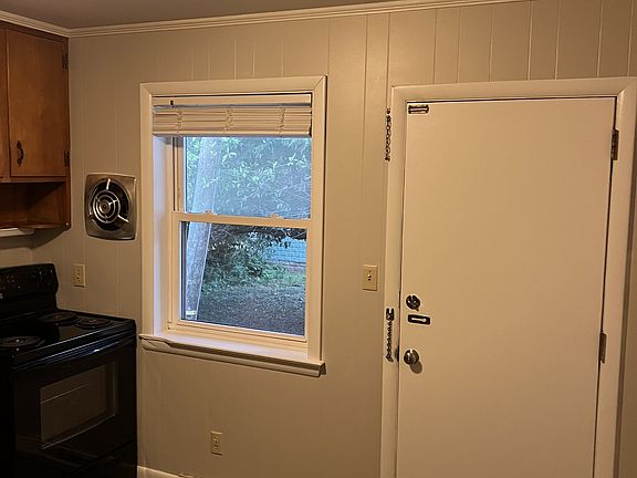 5th image of 210 N May St #11288487